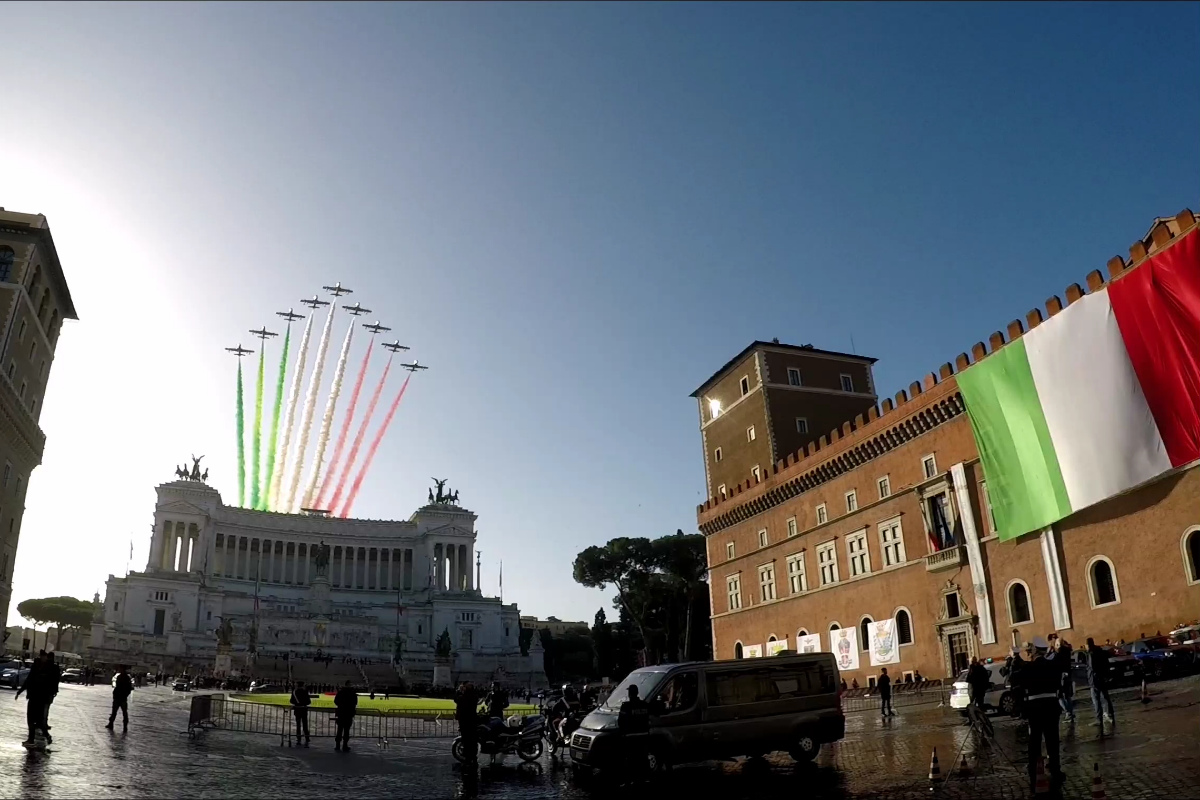 4 Novembre, Mattarella Depone Corona All'Altare Della Patria - Radio ...