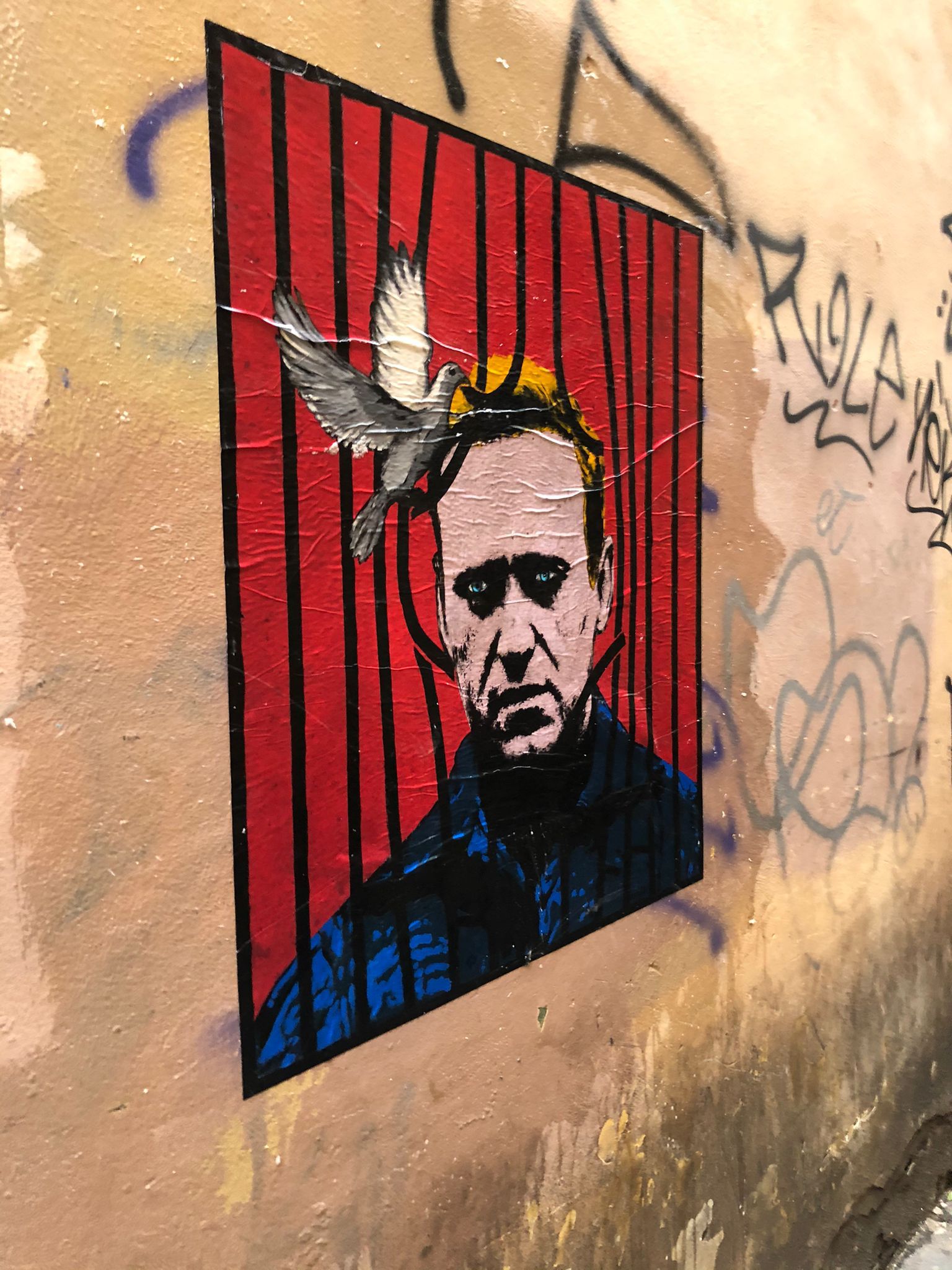 Roma: a vicolo de' Catinari murale di Harry Greb per Navalnyj - Radio Colonna