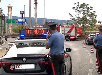 Trieste Procura Su Cadavere Appeso E Bendato Solo Segni Impiccamento