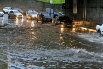 Maltempo In Toscana, è Allerta Arancione. Bomba D'acqua A Follonica ...