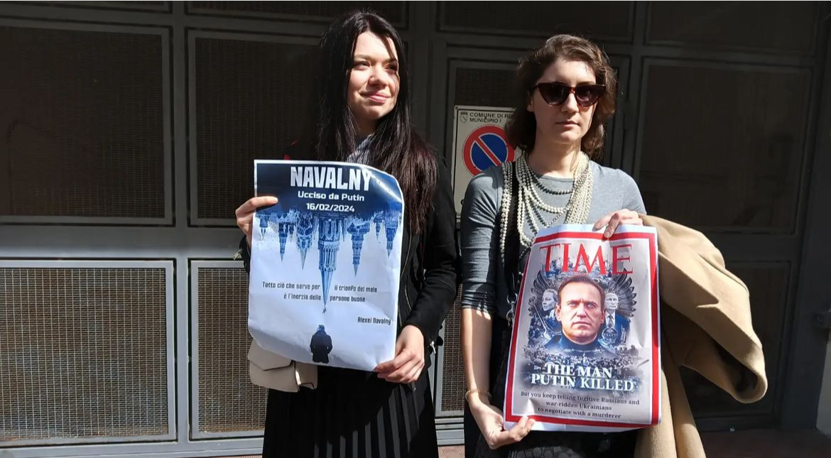 Protesta davanti l’ambasciata russa per le elezioni presidenziali